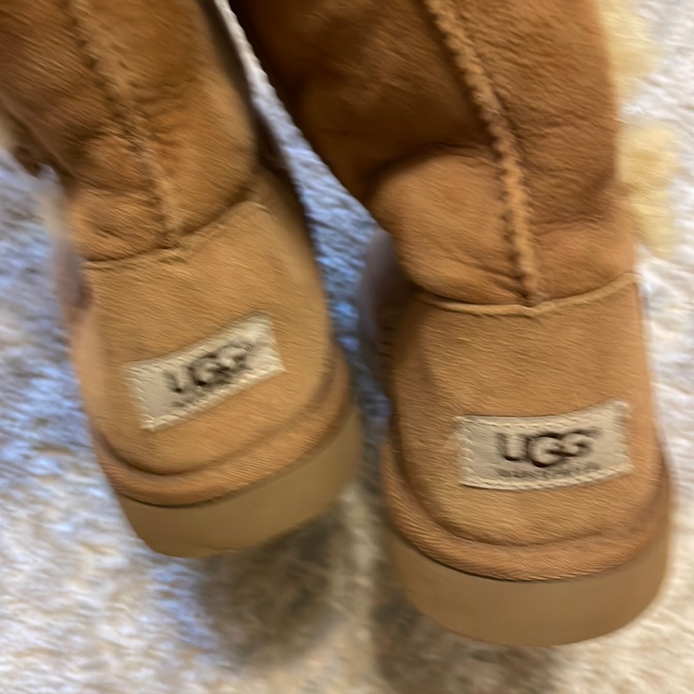 UGG Australia Tripple Bailey Button Boots - Picture 2 of 2